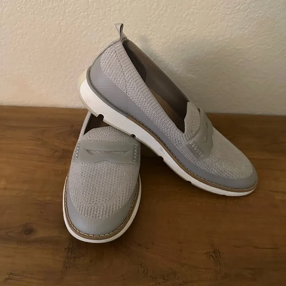 Cole Haan Women’s ZERØGRAND light gray. Cole Haan Shoes Womens 11 B Grand 360 Zerogrand Sneaker Gray  main image 3